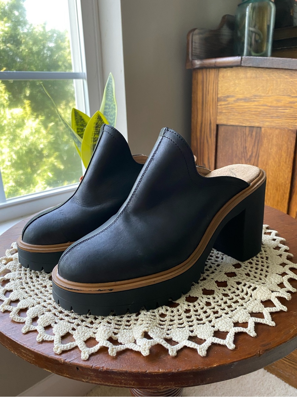 Free People Black Leather Platform Mule Heels Clogs - Women 36 EUC